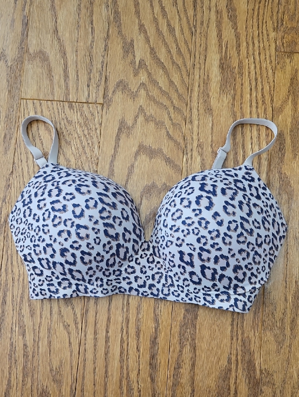 Victoria's Secret Incredible Padded No Wire Bra Animal Print 36F